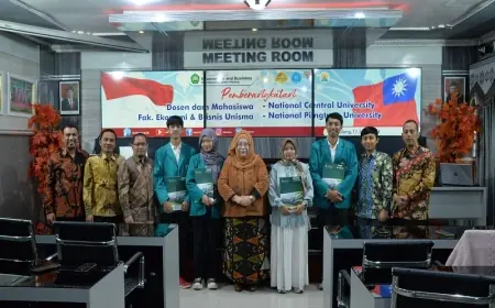 FEB Unisma Lepas Mahasiswa dan Dosen Belajar ke Luar Negeri, Pesan Dekan Membawa Semangat 