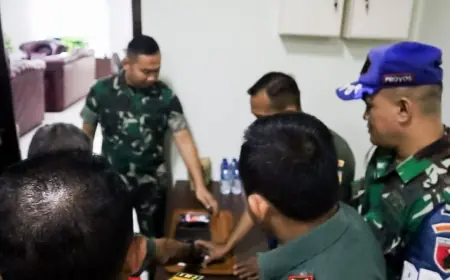 Perangi Judi Online, Dandim Bojonegoro Razia Ponsel Anggota