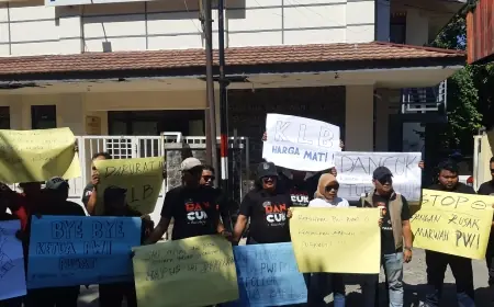 Puluhan Wartawan Jawa Timur Gelar Aksi Damai Desak KLB, Buntut Kemelut Kepengurusan PWI Pusat