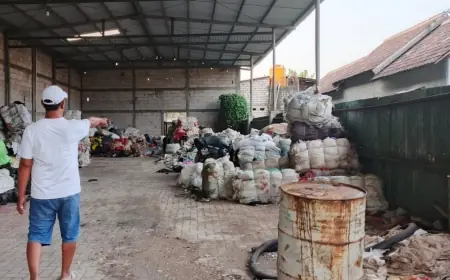 Gudang Sampah Plastik dan Rumah Produksi Daur Ulang Diduga Cemari Sumur Warga