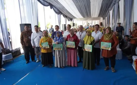 Bank Jatim Salurkan BLT di Bojonegoro lewat DBHCHT 2024, Sejahterakan Buruh Pabrik Rokok