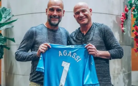 Pep Guardiola Hadiahi Andre Agassi Jersey Klub