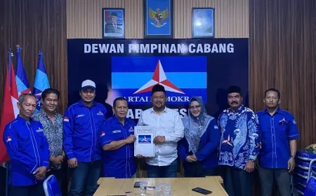 Petahana Daftar Bacabup dan Bacawabup ke Partai Demokrat Gresik