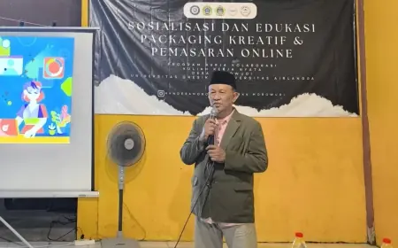 Pemerintah Desa di Gresik Bantu UMKM Makanan Ringan Bertransformasi Hadapi Era Digital