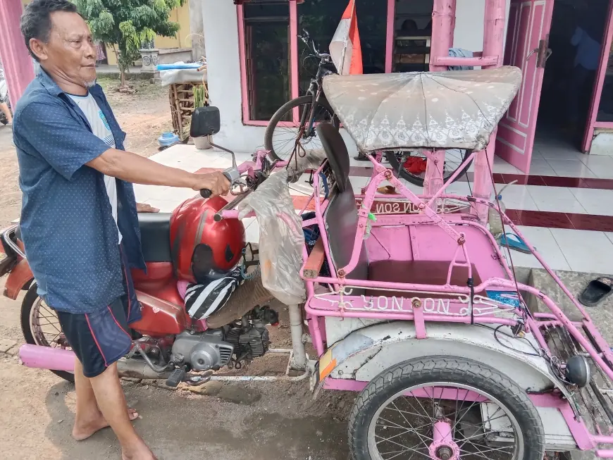 Miris! Puluhan Tahun Jadi Tukang Becak, Warga Desa Johowinong Jombang Tak Pernah Rasakan Bansos