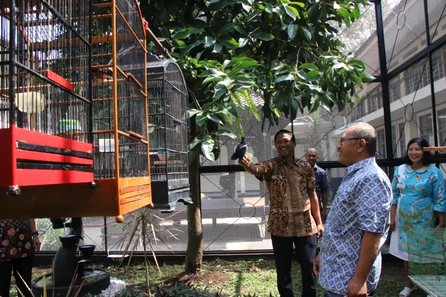 UM Green Campus Bersama FIS UM Lakukan Konservasi Fauna Burung Langka