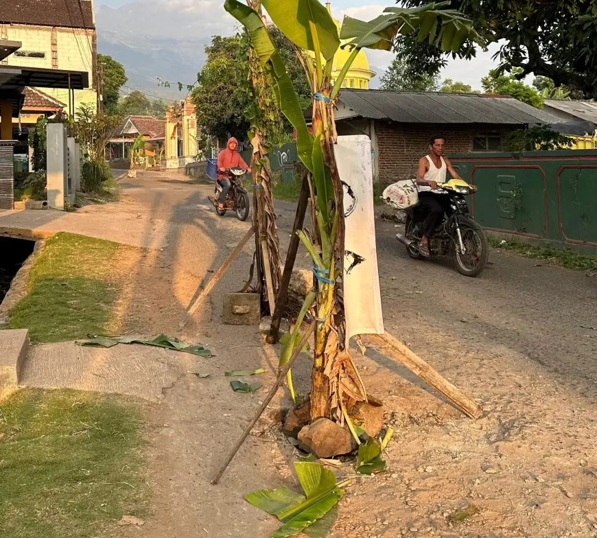 Miris! Bertahun-tahun Jalan Di Kecamatan Prigen Rusak Parah Tak Tersentuh Pemkab Pasuruan