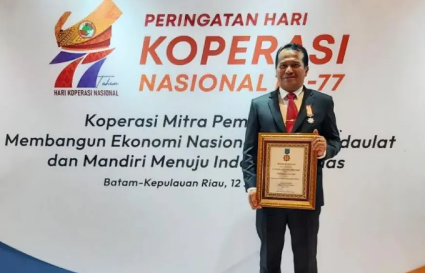 Pj Wali Kota Probolinggo Raih Penghargaan Tokoh Penggerak Koperasi Nasional