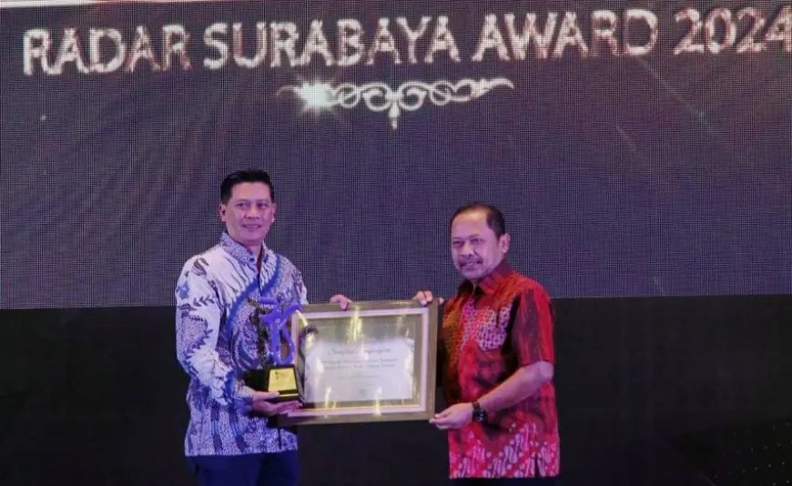 Bank Jatim Dinobatkan Sebagai BUMD Inovatif dan Ekspansif dalam Ajang Radar Surabaya Award 2024