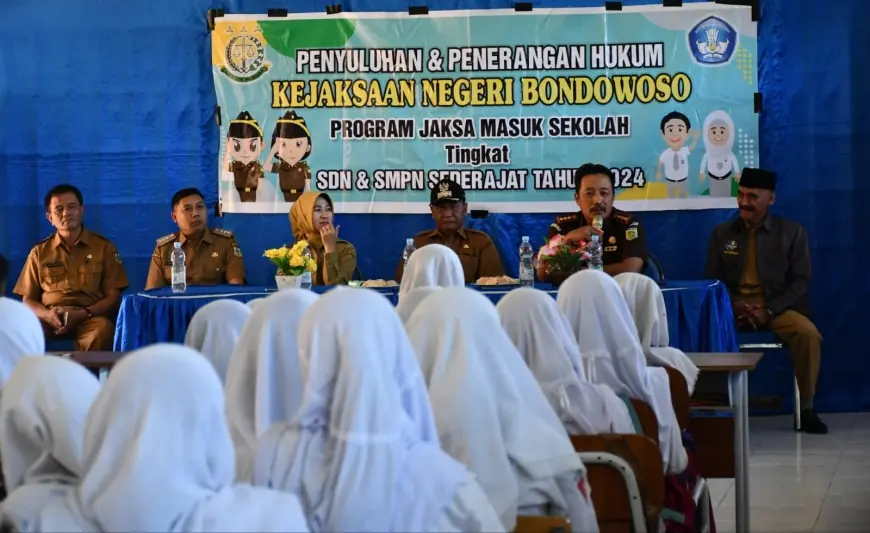 Jaksa Masuk Sekolah di Bondowoso Berikan Edukasi Penggunaan Gadget