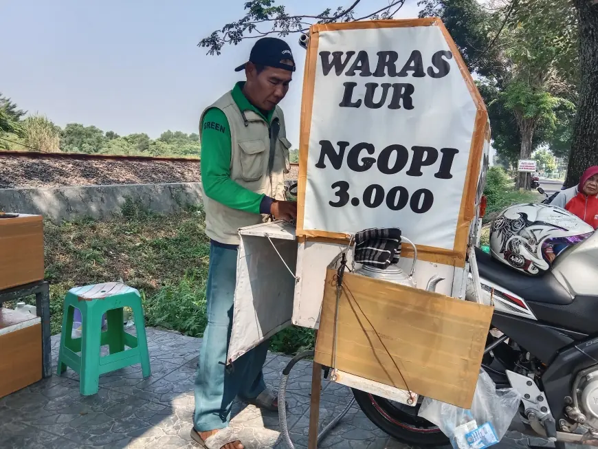 Kisah Sugeng Tinju, Sempat Berprestasi Kini Penuhi Kebutuhan Hidup Jualan Kopi Di Jombang