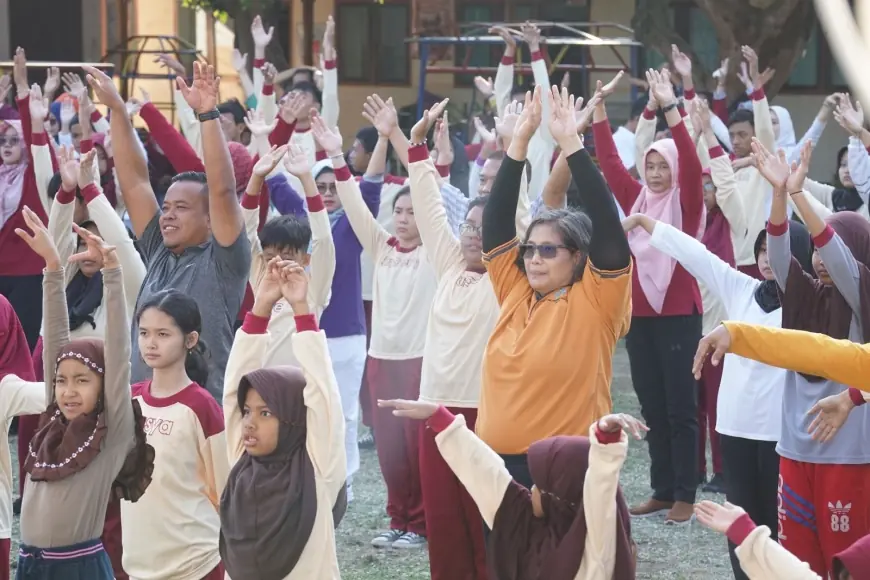 Peringati Hari Anak Nasional, Pj Wali Kota Kediri Senam dan Bermain Bersama Siswa SLB