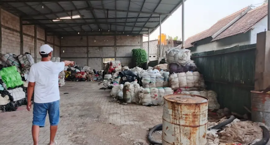 Gudang Sampah Plastik dan Rumah Produksi Daur Ulang Diduga Cemari Sumur Warga