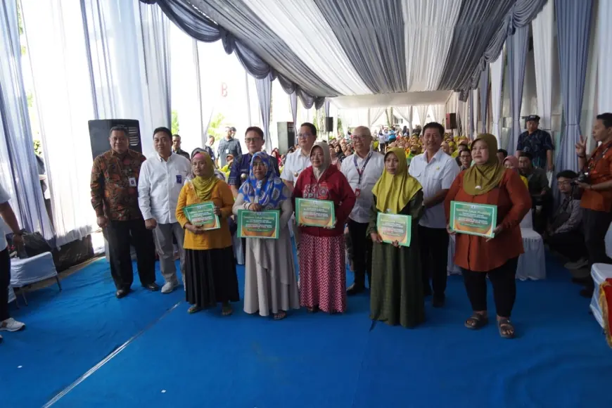 Bank Jatim Salurkan BLT di Bojonegoro lewat DBHCHT 2024, Sejahterakan Buruh Pabrik Rokok