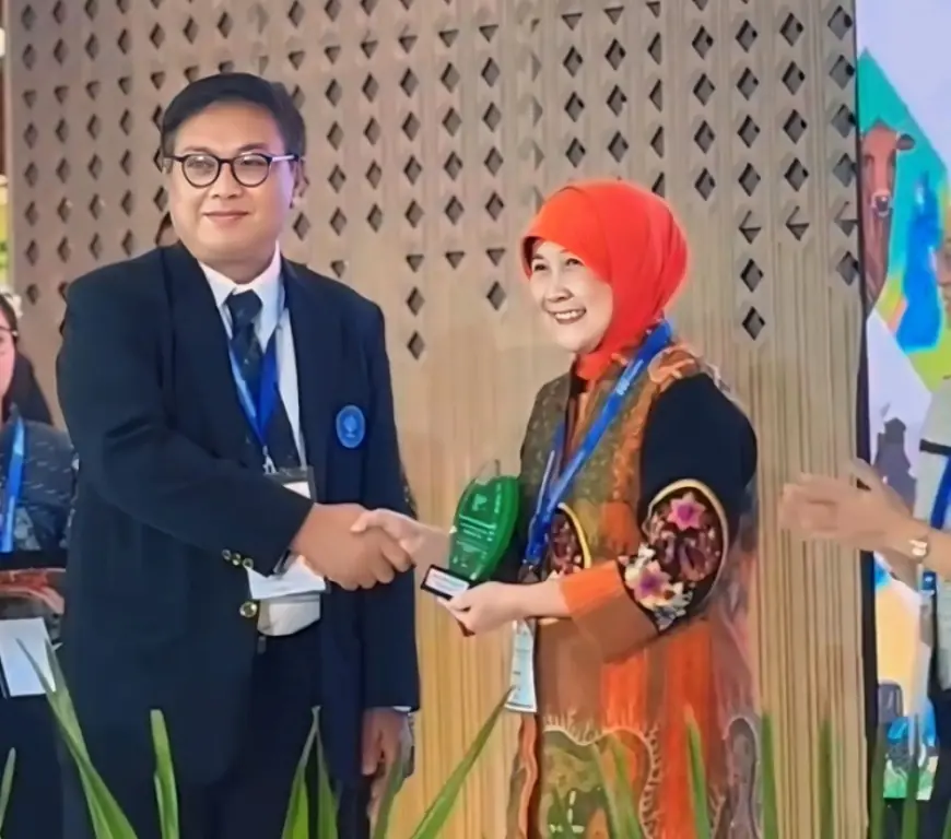 Raih Juara Inovasi Nasional, Profesor UMM Ciptakan Probiotik Ternak