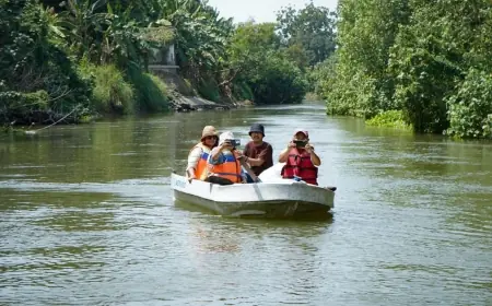 Ecoton Susur Sungai Brantas: Menguak Fakta Pencemaran dan Ancaman Mikroplastik