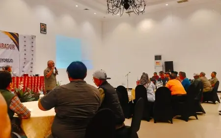 Bekali Pelatihan Jurnalistik Kades dan Perangkat Desa, PWI Gresik dan KWG Terangkan Cara Kerja Wartawan