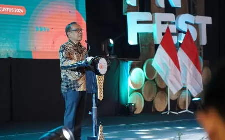 Mensesneg Pratikno, Dewan OJK, dan Pj Adriyanto Pukul Kentongan Kick Off EKI Di Dologede