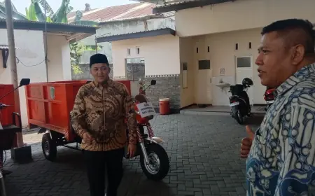 Rusdi Sutejo Berikan Bantuan Motor Tiga Roda untuk Tiga Desa di Kabupaten Pasuruan