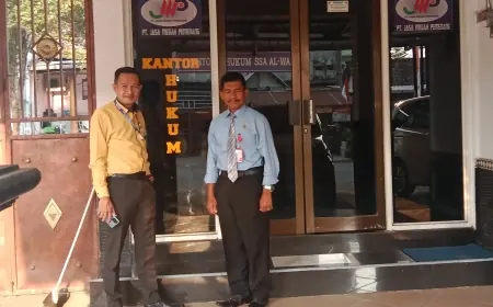 Oknum Mengaku Pengacara Asal Nganjuk Bersikap Arogan Di Kantor Hukum SSA Al Wahid Jombang