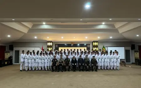 Pj Wali Kota Kediri Kukuhkan Anggota Paskibraka Kota Kediri Tahun 2024