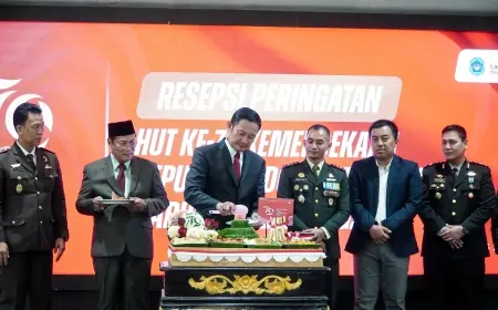 Momen HUT ke 79 RI, Bupati Lamongan Launching Beasiswa Pendidikan Berkualitas Gratis 2024
