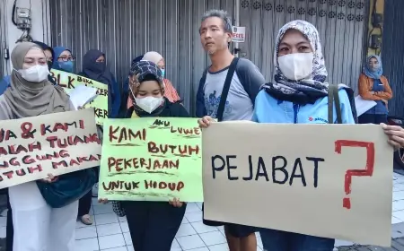 Dapat Penyegelan Tempat Kerja, Puluhan Karyawan Di Jombang Unjuk Rasa