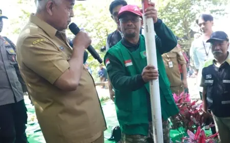 Bupati Malang Kukuhkan Masyarakat Peduli Api Kelompok Perhutanan Sosial