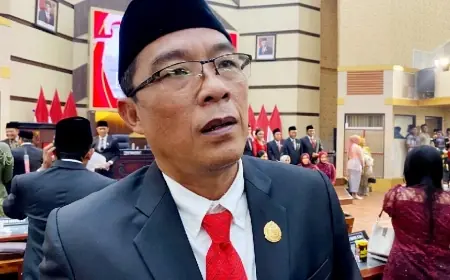 Pedagang Jamu Jember Dilantik Jadi Anggota DPRD