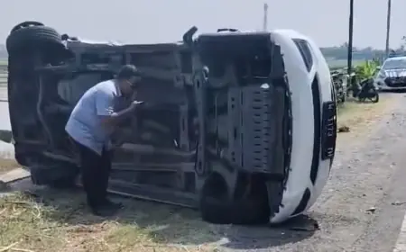Kecelakaan Beruntun empat kendaraan di jalan raya Madiun surabaya,.