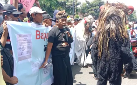 Ratusan Massa FRMJ Demo Kantor Kejaksaan Jombang