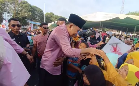 Semua Karena Cinta, Gus Fawait-Djoko Menyapa Ribuan Pendukungnya di Alun-alun Tanggul Jember