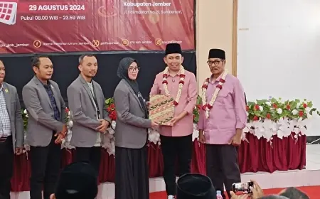 Pendaftaran Fawait-Djoko Menuju KPU Jember Berlangsung Meriah