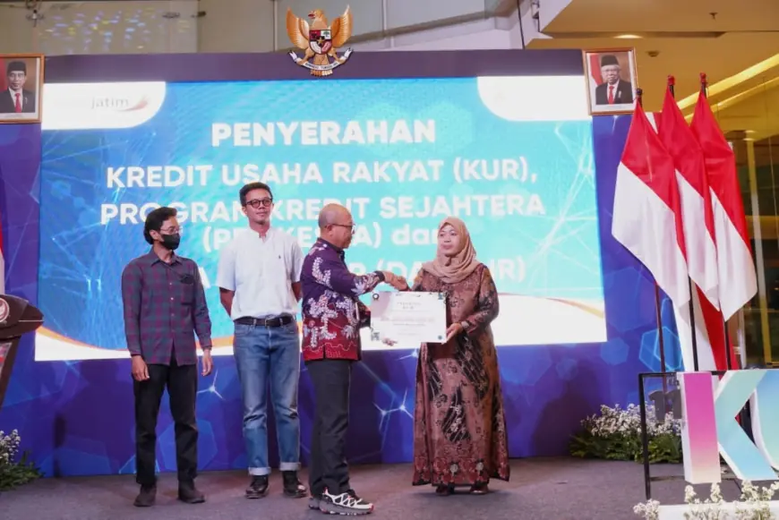 Bank Jatim Salurkan KUR di Pameran K-UKM Expo 2024, Dorong Pertumbuhan Ekonomi  Berkelanjutan