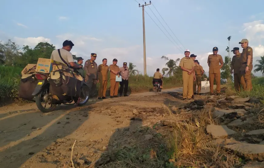 Tinjau Perbaikan Ruas Jalan Wonosari - Patemon, Ini Pesan Bupati Bondowoso