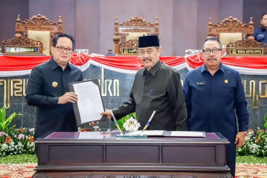 P-APBD Pemprov Jatim 2024 Resmi Disahkan dan Ditandatangani Pj Gubernur Serta Jajaran Pimpinan DPRD