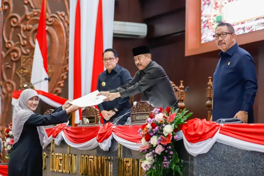 P-APBD Pemprov Jatim 2024 Resmi Disahkan dan Ditandatangani Pj Gubernur Serta Jajaran Pimpinan DPRD