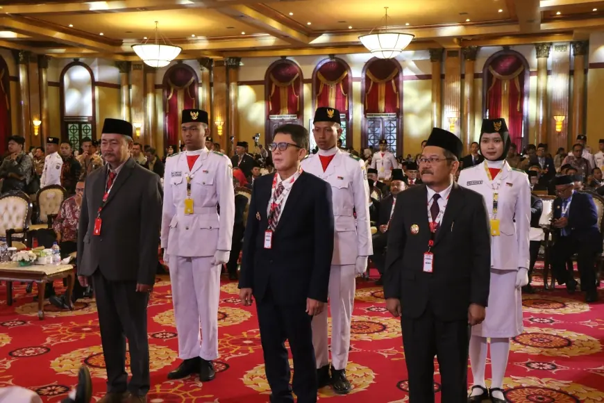 PJ Bupati Bojonegoro Terima Duplikat Bendera Pusaka Jelang Peringatan HUT RI Ke 79