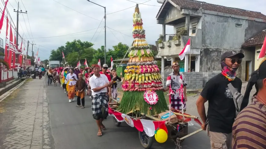 Hidupkan Tradisi Turun Temurun, Warga Jombang Gelar Grebeg Gunungan Nusantara