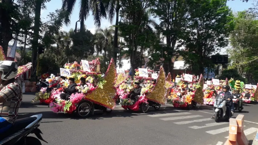 Andong dan Becak Hias, Warnai Tasyakuran Hari Jadi Bondowoso