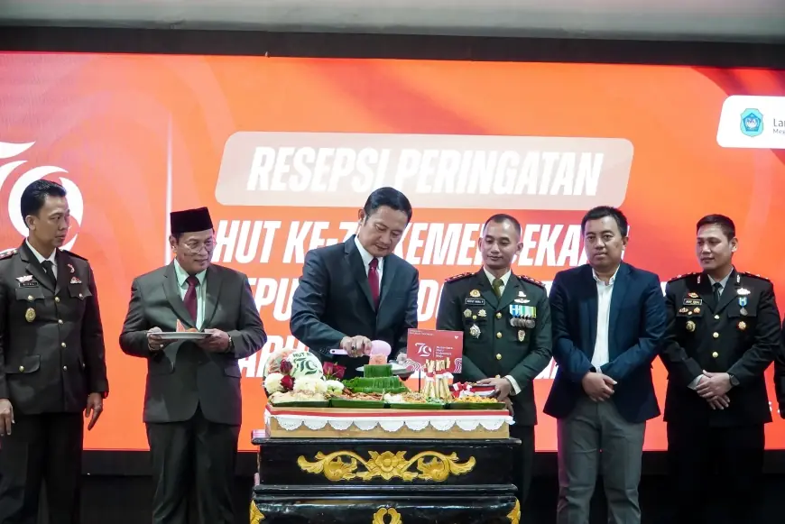 Momen HUT ke 79 RI, Bupati Lamongan Launching Beasiswa Pendidikan Berkualitas Gratis 2024