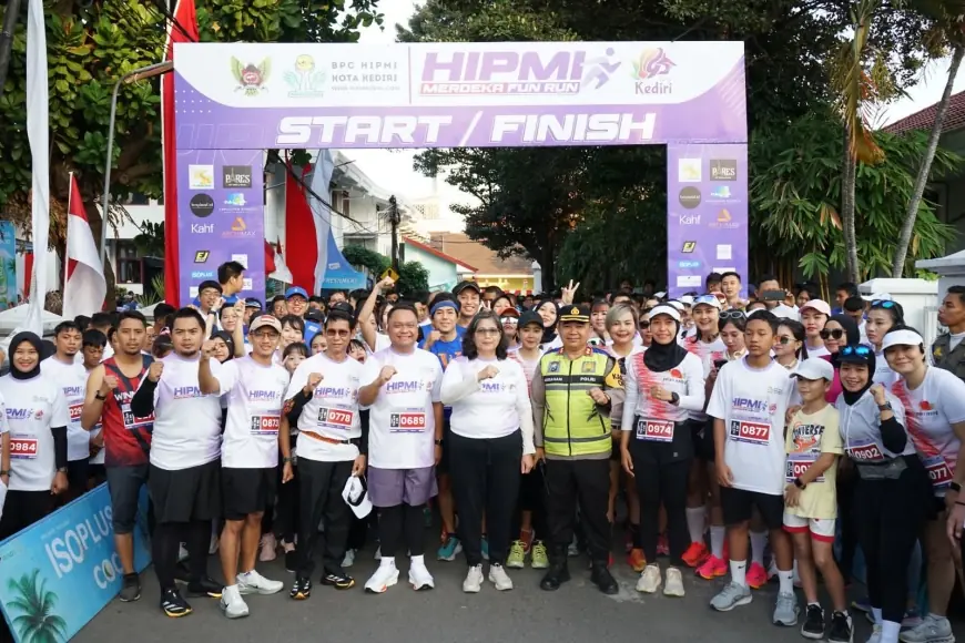 Pj Wali Kota Kediri Berangkatkan HIPMI Merdeka Fun Run