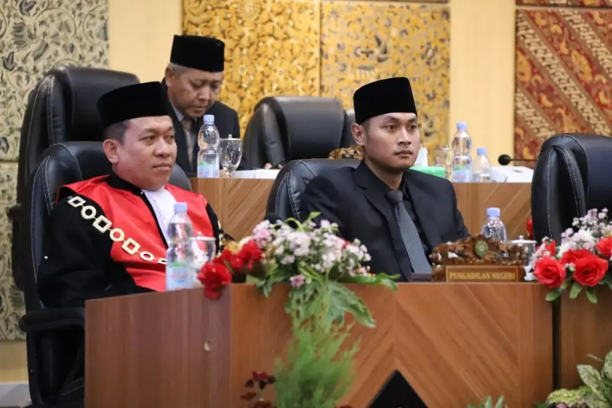 Ketua Pengadilan Negeri Tuban Pimpin Sumpah Janji  Anggota DPRD Periode 2024 - 2029