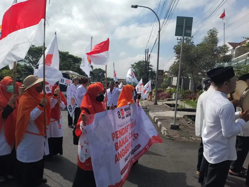 KPU Kota Batu Bebaskan Pengiring Bacakada Ikut Hadiri Pendaftaran