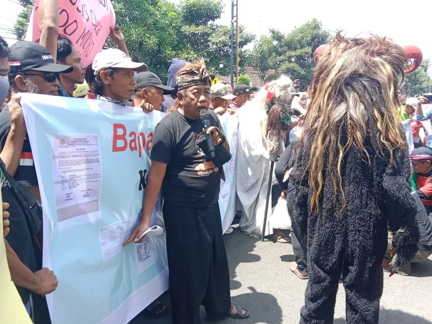 Ratusan Massa FRMJ Demo Kantor Kejaksaan Jombang