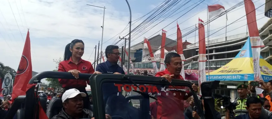 Krisdayanti dan Kresna Dewanata Prosakh Jadi Pendaftar Kedua di KPU Batu