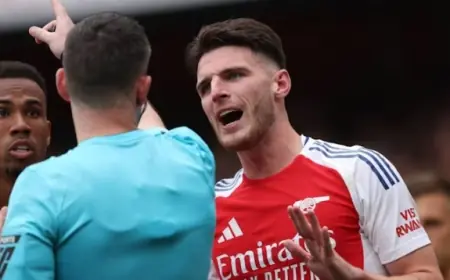 Ganjaran Kartu Merah Pertama Dalam Kariernya, Declan Rice 'Tak Terima'