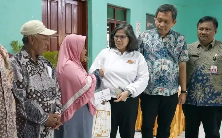 Salurkan BPNTD, Pj Wali Kota Kediri: Belanjakan Untuk Memenuhi Kebutuhan Sehari-hari
