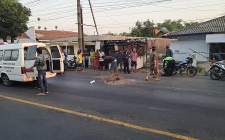 Tabrak Truk Parkir, Dua Pemuda Pengendara Motor di Jombang Tewas