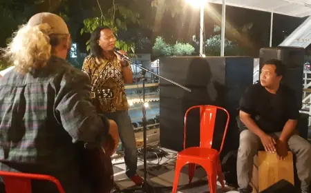 Para Penggemar Iwan Fals Bersatu di Fals Night, Malam Penuh Rindu Sang Musisi Legendaris